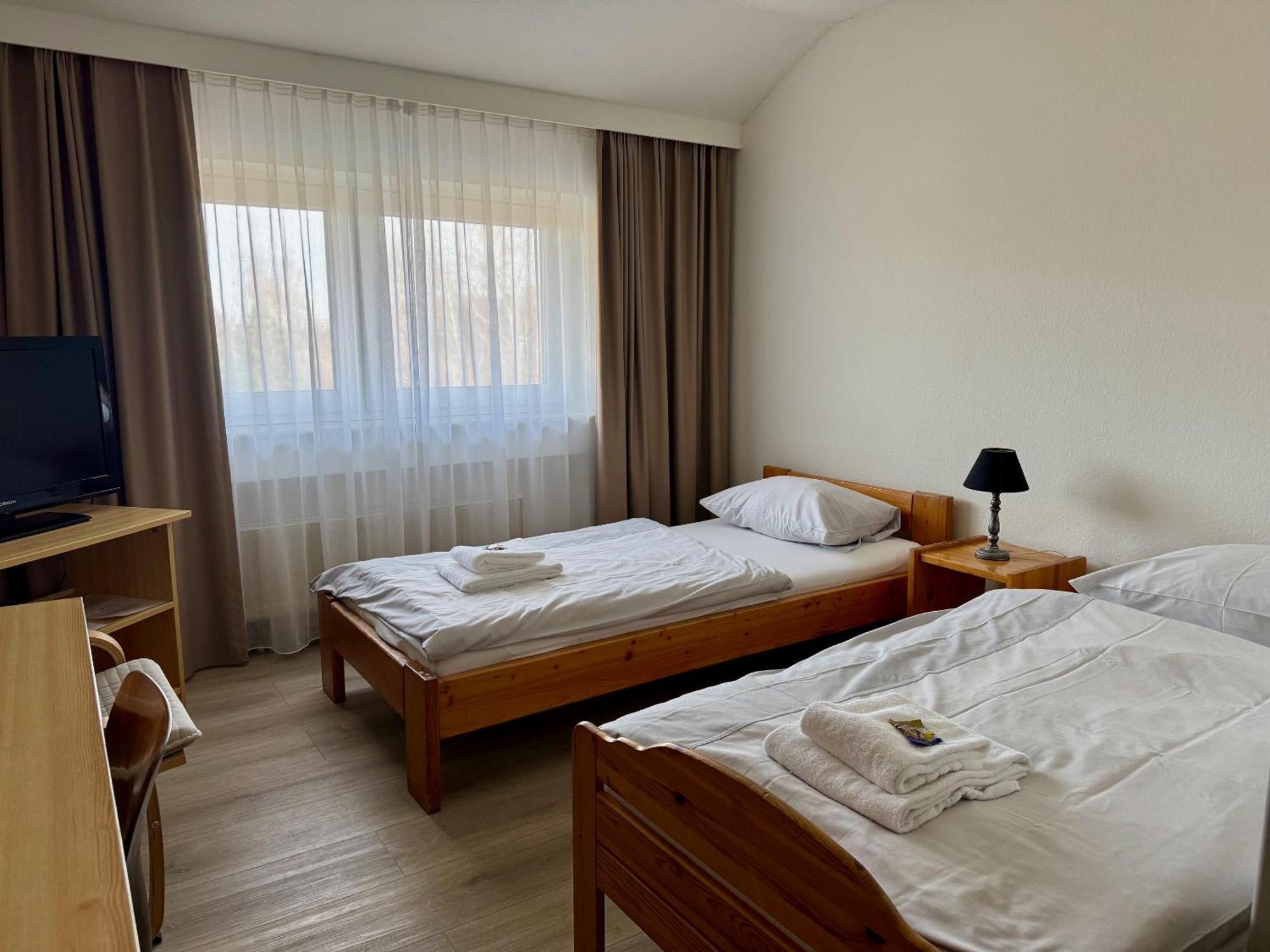 Gaestehaus Hassloch/Pfalz ภายนอก รูปภาพ